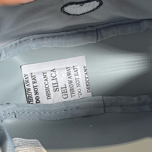 🎉🔥HOST PICK🔥🎉3/$100🌸Bath and Body Works🌸Cosmetic Bag - Reindeer - Picture 5 of 6